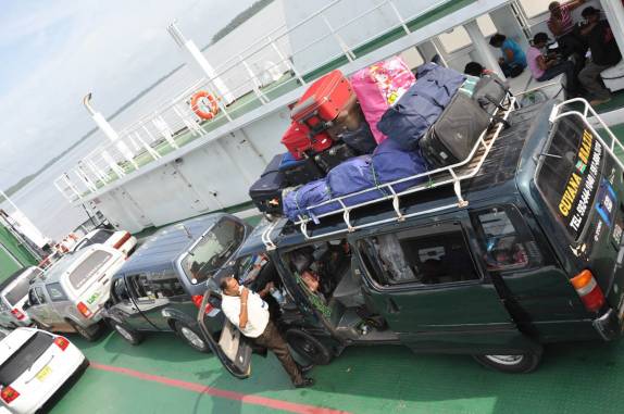 Carro de transporte entre Suriname e Brasil, passando por Guiana